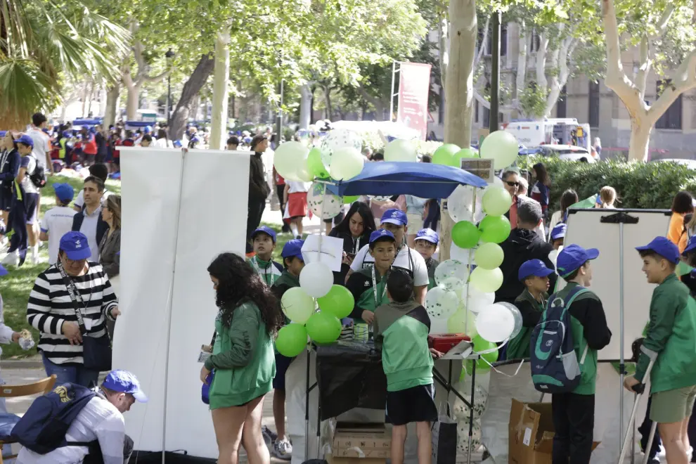 Cerca de 2.500 escolares participan en el mercado de cooperativas del programa ‘Aprendiendo a Emprender’.