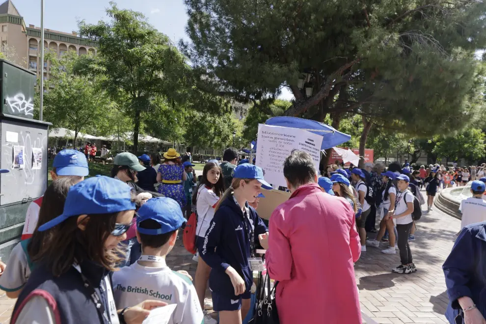 Cerca de 2.500 escolares participan en el mercado de cooperativas del programa ‘Aprendiendo a Emprender’.