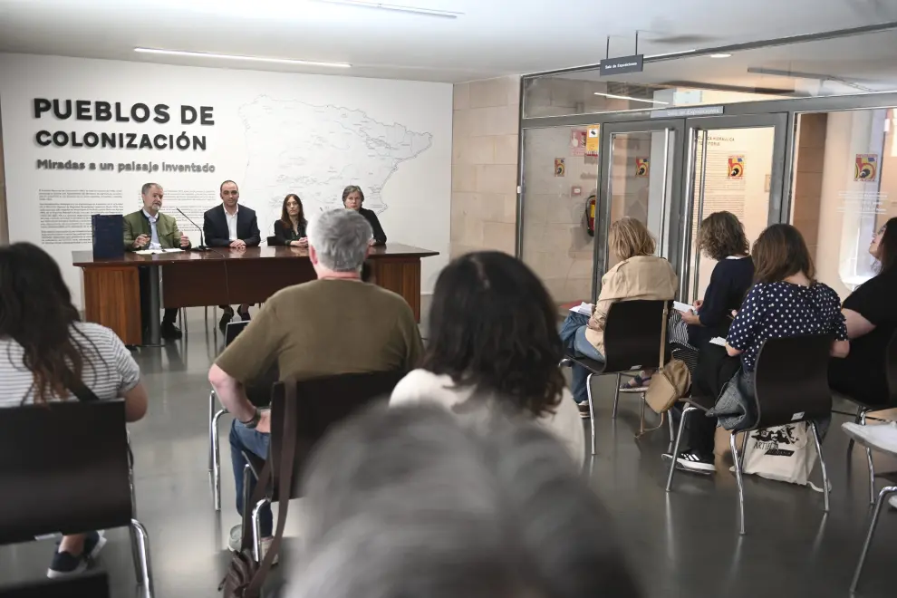 Exposición 'Pueblos de colonización. Miradas a un paisaje inventado', que se puede ver en la Diputación de Huesca hasta el 21 de julio de 2024.