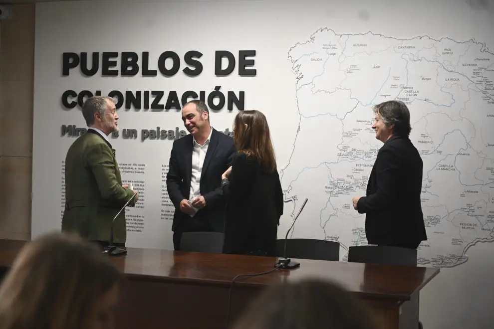 Exposición 'Pueblos de colonización. Miradas a un paisaje inventado', que se puede ver en la Diputación de Huesca hasta el 21 de julio de 2024.