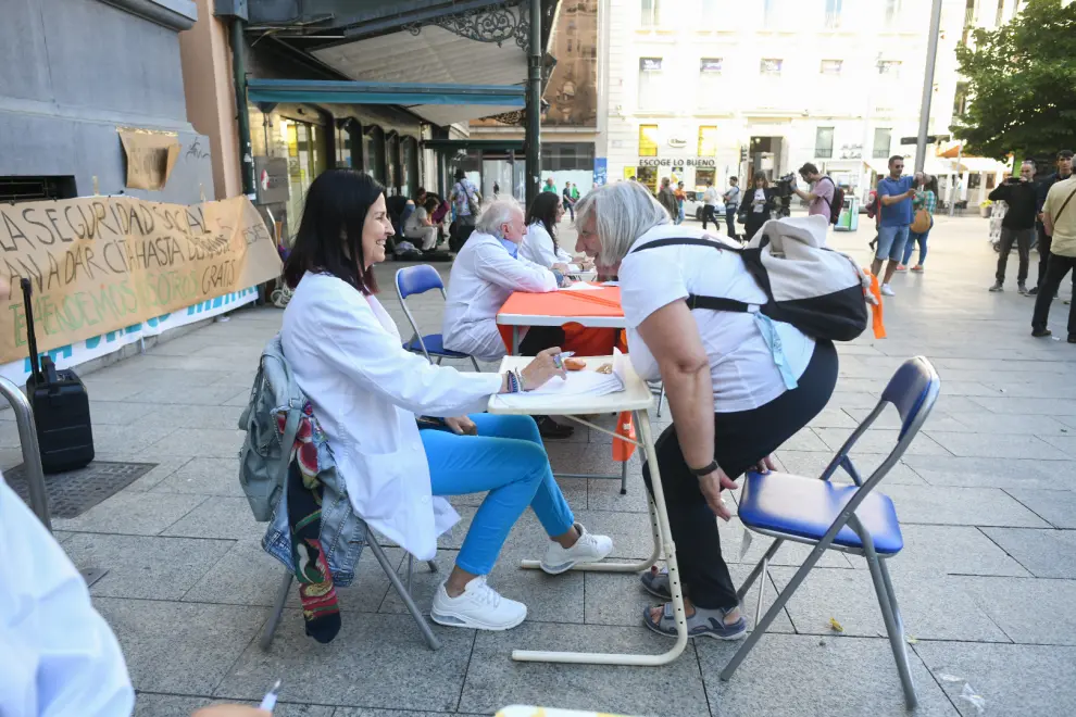 La consulta del psiquiatra, gratuita y en la calle para protestar en el centro de Zaragoza