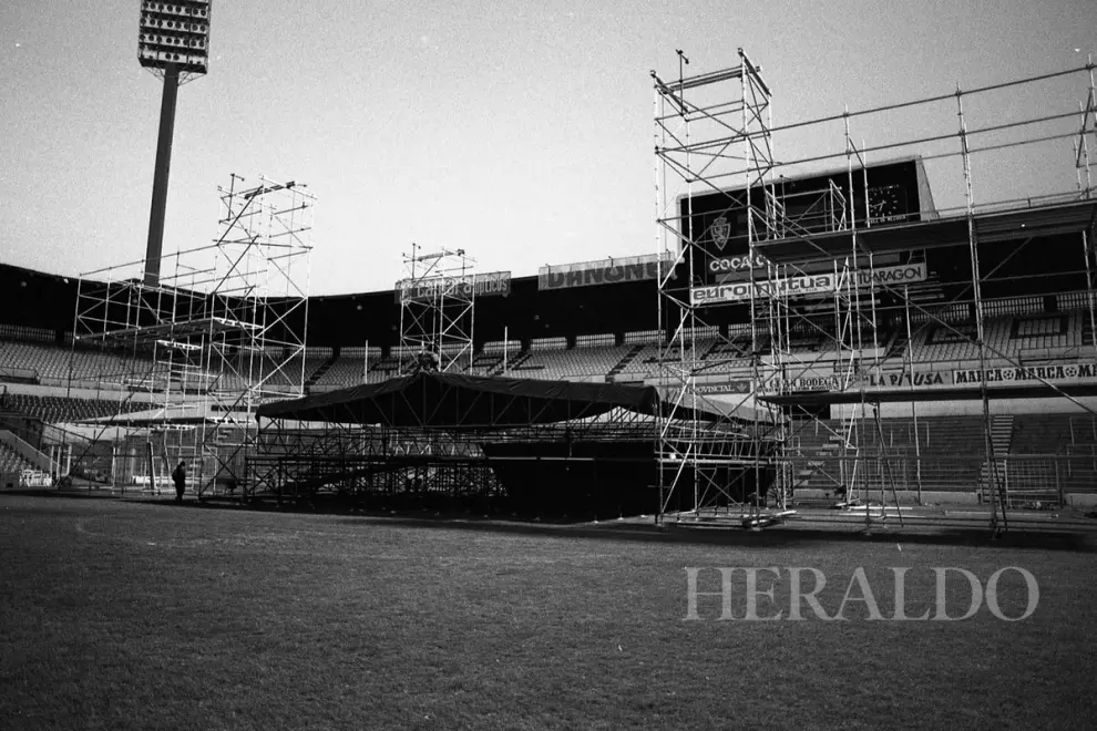 Más de 350 obreros trabajaron para construir en un solo año el estadio de La Romareda.
