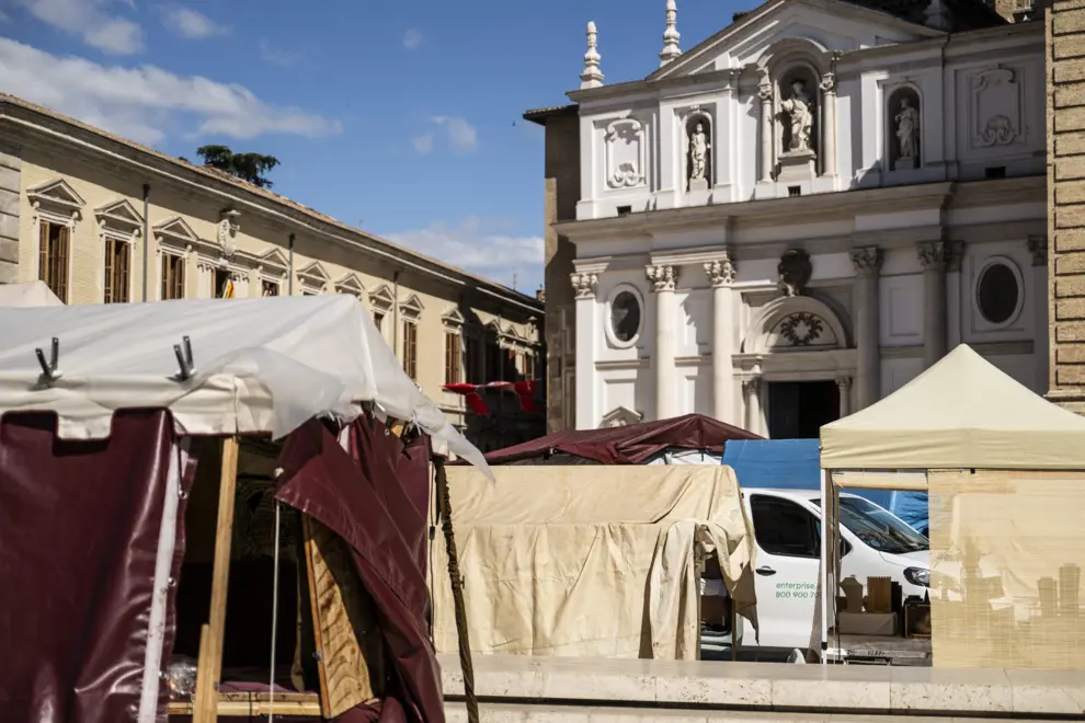 Montaje del Mercado Medieval de Zaragoza 2024