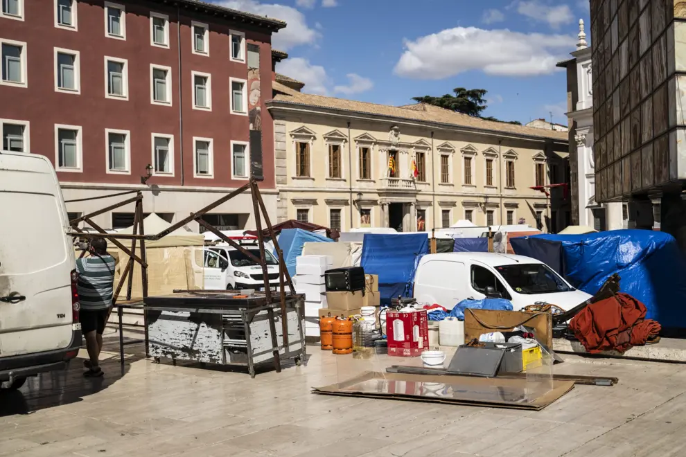 Montaje del Mercado Medieval de Zaragoza 2024