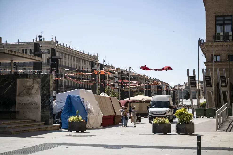 Montaje del Mercado Medieval de Zaragoza 2024