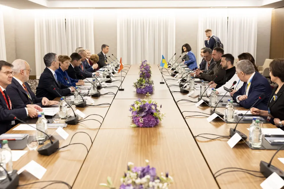 La primera cumbre de paz sobre Ucrania impulsada por Kiev se celebra en Stansstad, cerca de Lucerna, Suiza.