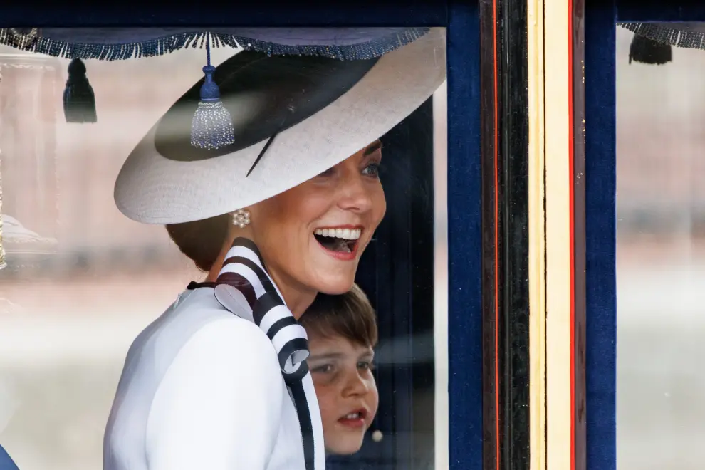 Reaparece Kate Middleton: foto del desfile militar que celebra el cumpleaños oficial del rey Carlos III BRITAIN ROYALTY