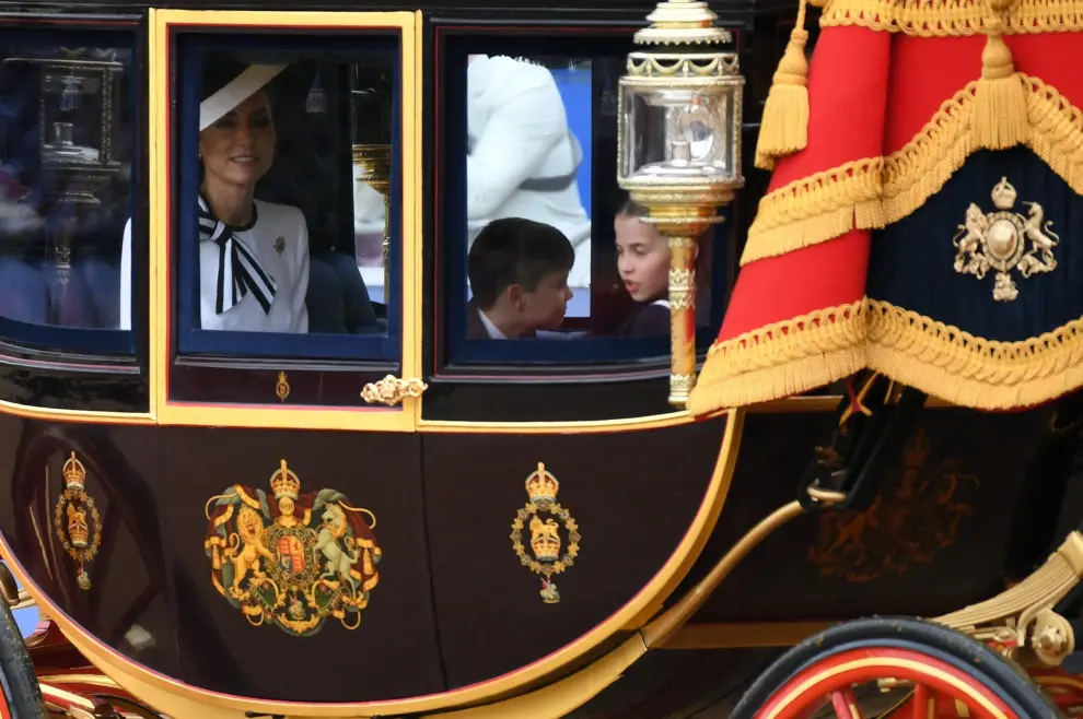 Reaparece Kate Middleton: foto del desfile militar que celebra el cumpleaños oficial del rey Carlos III BRITAIN ROYALTY