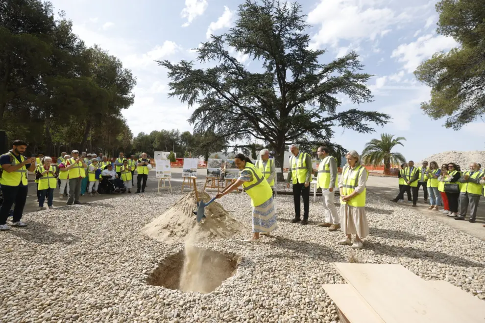 Colocación de la primera piedra de la residencia El Buen Pastor.