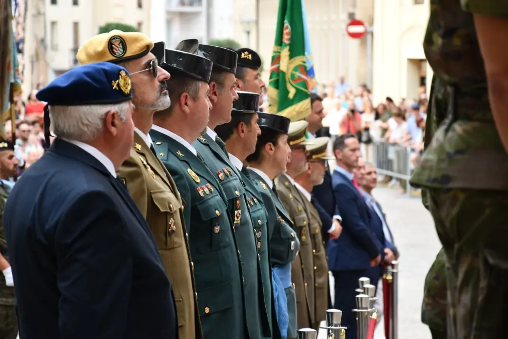 Acto militar en Alcañiz: 'arriado de bandera' con motivo del décimo aniversario de la proclamación del rey Felipe VI
