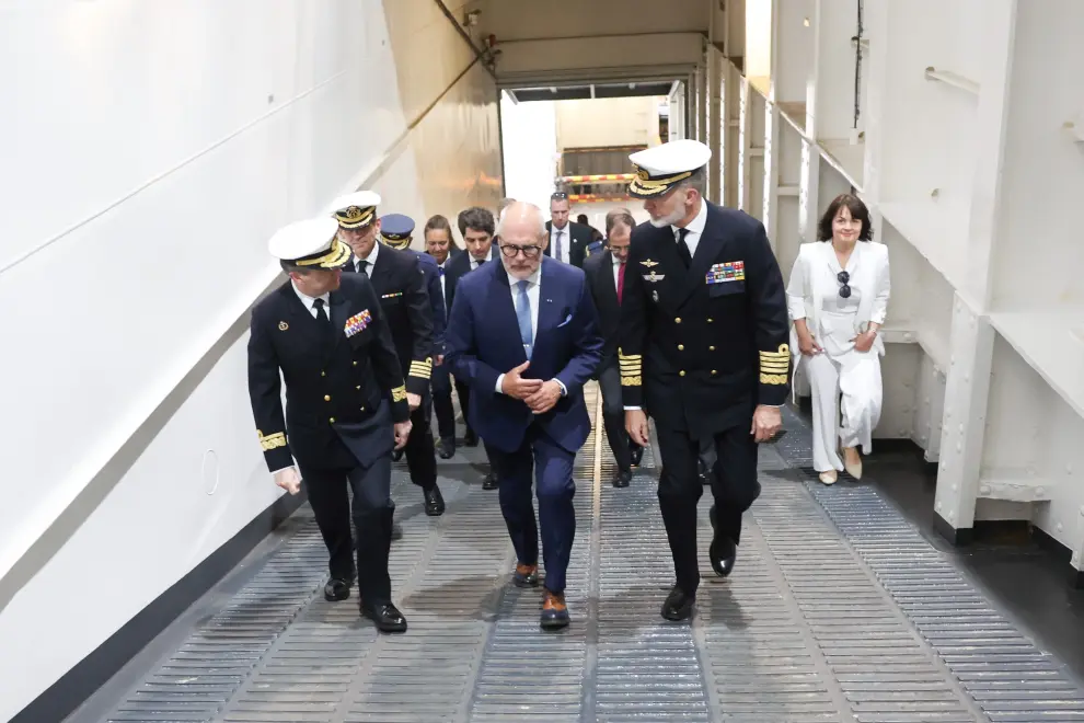 Visita de Felipe VI al portaeronaves Juan Carlos I en Tallin