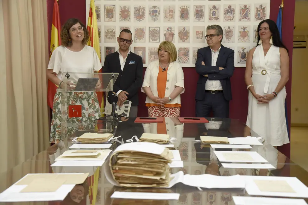 Entrega del archivo de Joaquín Costa por parte del Estado a Aragón.