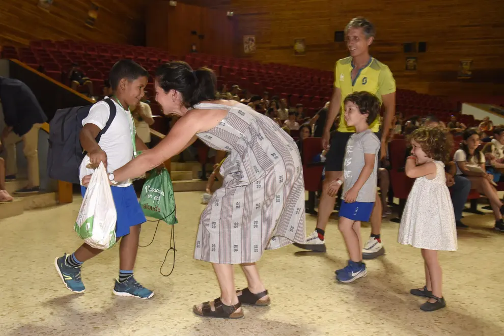 Medio centenar de niños y niñas saharauis han llegado a la provincia de Huesca para disfrutar del verano con el programa 'Vacaciones en paz'.