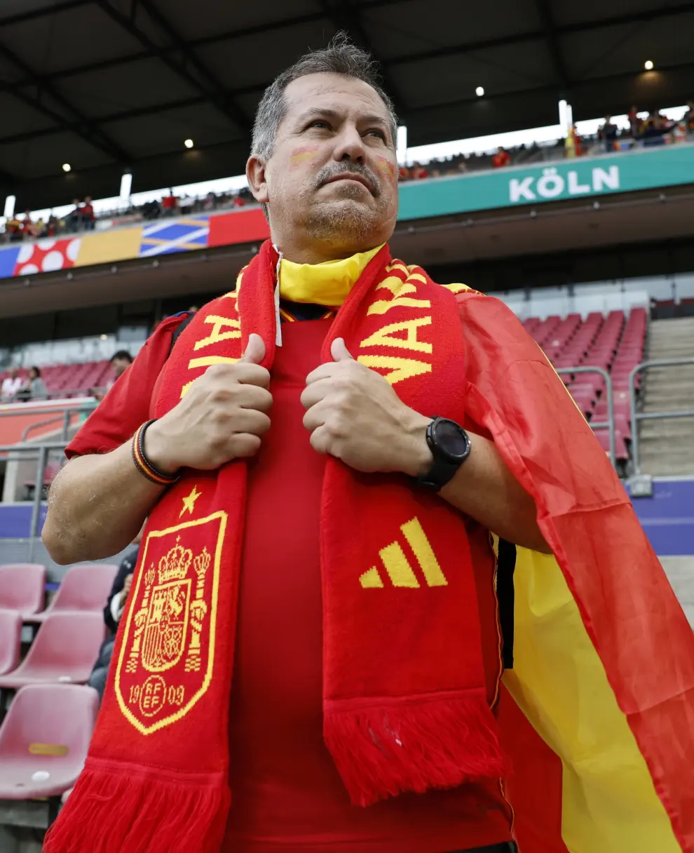 Cologne (Germany), 30/06/2024.- Spain supporters ahead of the UEFA EURO 2024 Round of 16 soccer match between Spain and Georgia, in Cologne, Germany, 30 June 2024. (Alemania, España, Colonia) EFE/EPA/ROBERT GHEMENT
