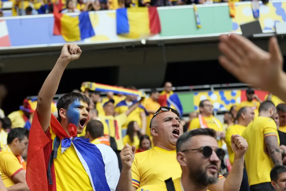 Romania fans cheer before a round of sixteen match between Romania and the Netherlands at the Euro 2024 soccer tournament in Munich, Germany, Tuesday, July 2, 2024. (AP Photo/Ariel Schalit) [[[AP/LAPRESSE]]]