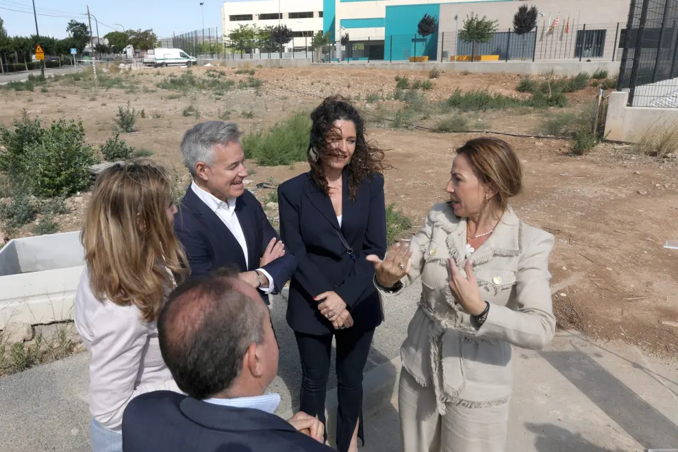 Las alcaldesas de Zaragoza, Natalia Chueca, y de Cuarte de Huerva, Elena Lacalle, en la presentación del proyecto.