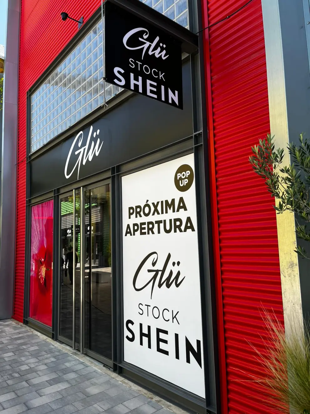 Nueva tienda de Shein en la Torre Outlet de Zaragoza.