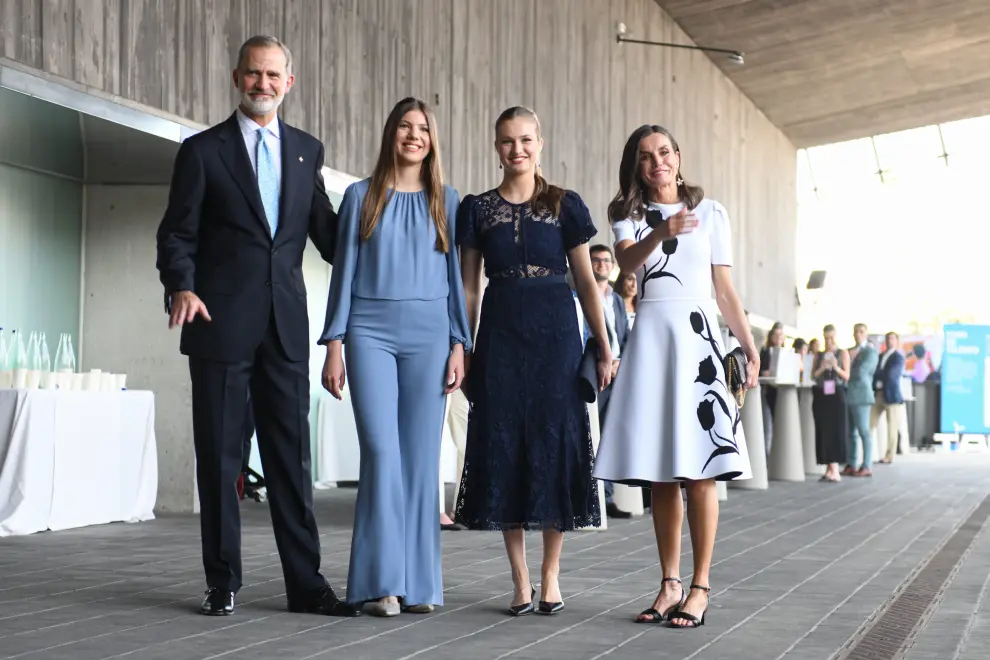 El Rey Felipe VI, la Infanta Sofía, la Princesa Leonor y la Reina Letizia a su llegada al Palacio de Congresos Costa Brava para la entrega de los Premios Princesa de Gerona 2024.