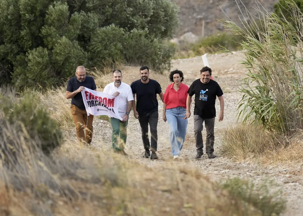 Marta Rovira, Ruben Wagensberg, Oleguer Serra, el empresario Josep Campmajó y el periodista Jesús Rodríguez a su llega a Francia antes de cruzar la frontera con Cataluña