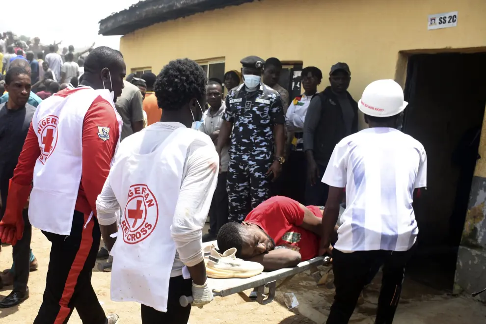 Derrumbe de una escuela de dos pisos en el centro de Nigeria