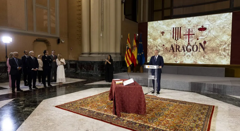 Los consejeros del Gobierno de Aragón toman posesión de sus nuevos cargos en un acto presidido por Jorge Azcón