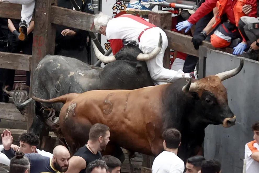 Sanfermines 2024: octavo y último encierro con los toros de la ganadería Miura