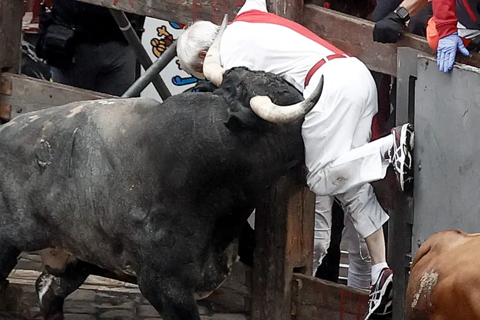 Sanfermines 2024: octavo y último encierro con los toros de la ganadería Miura
