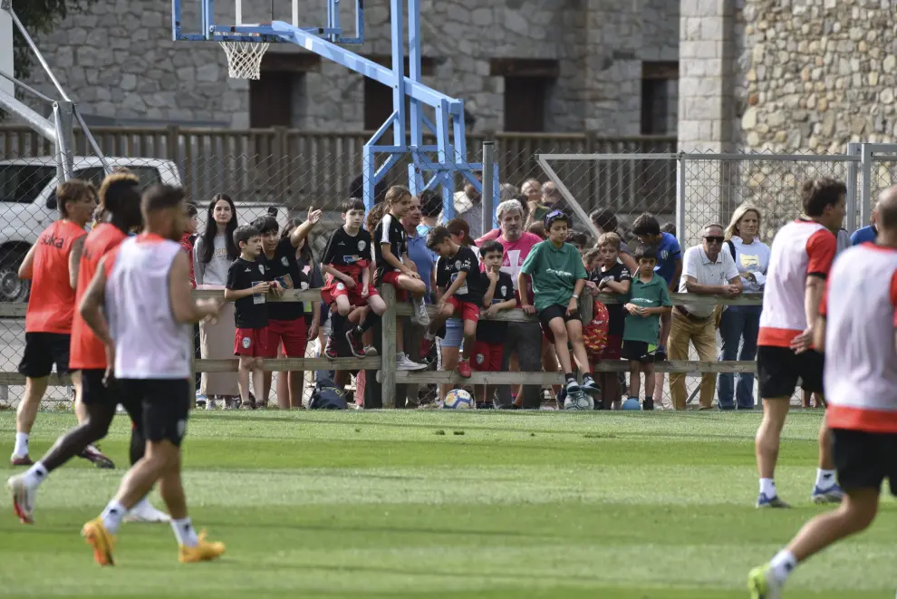 Los azulgranas no se han entrenado este domingo y han acudido a la localidad de Campo para realizar una actividad de ráfting.