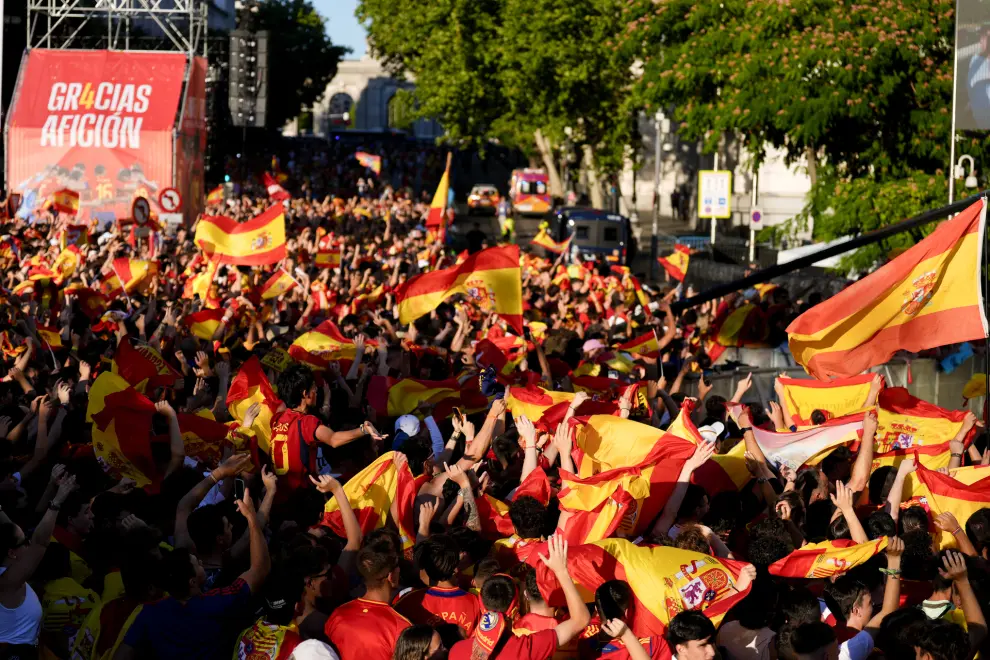 Supporters of Spain celebrate during the celebration of Spain Team at Cibeles Palace of Madrid after winning the Eurocup 2024 against Englad on July 15, 2024 in Madrid, Spain...AFP7 ..15/07/2024 ONLY FOR USE IN SPAIN [[[EP]]]