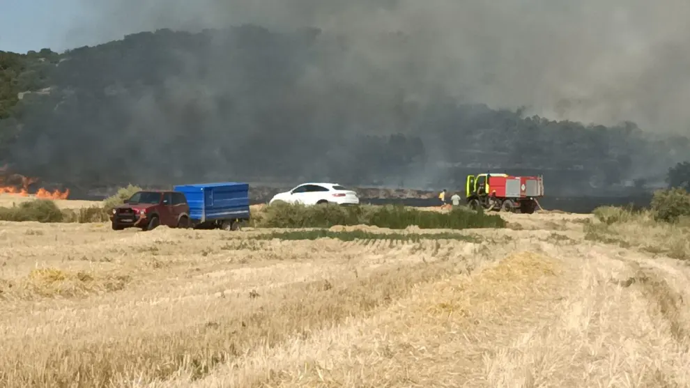 Incendio declarado en Albero Alto en unos campos de cereal.