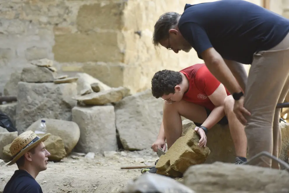 Campo de trabajo para excavación arqueológica en el entorno de la catedral de Huesca