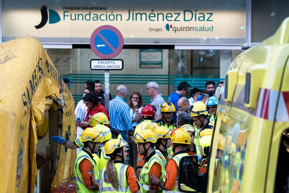 Bomberos extinguen un incendido en la Fundación Jiménez Díaz