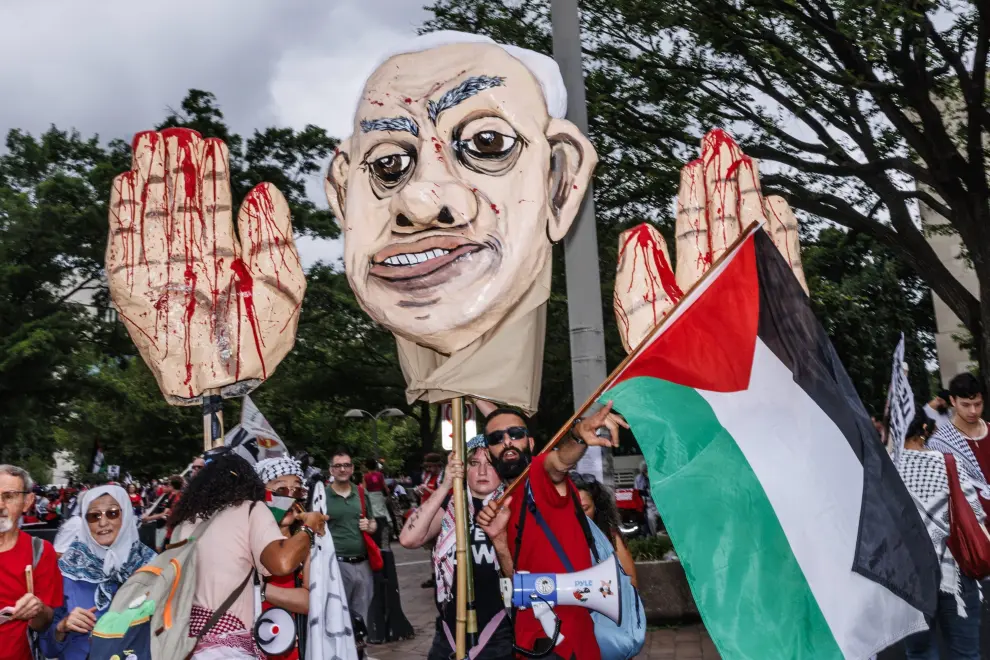 Manifestantes propalestinos protestan a las puertas del Capitolio por la visita de Netanyahu a Estados Unidos