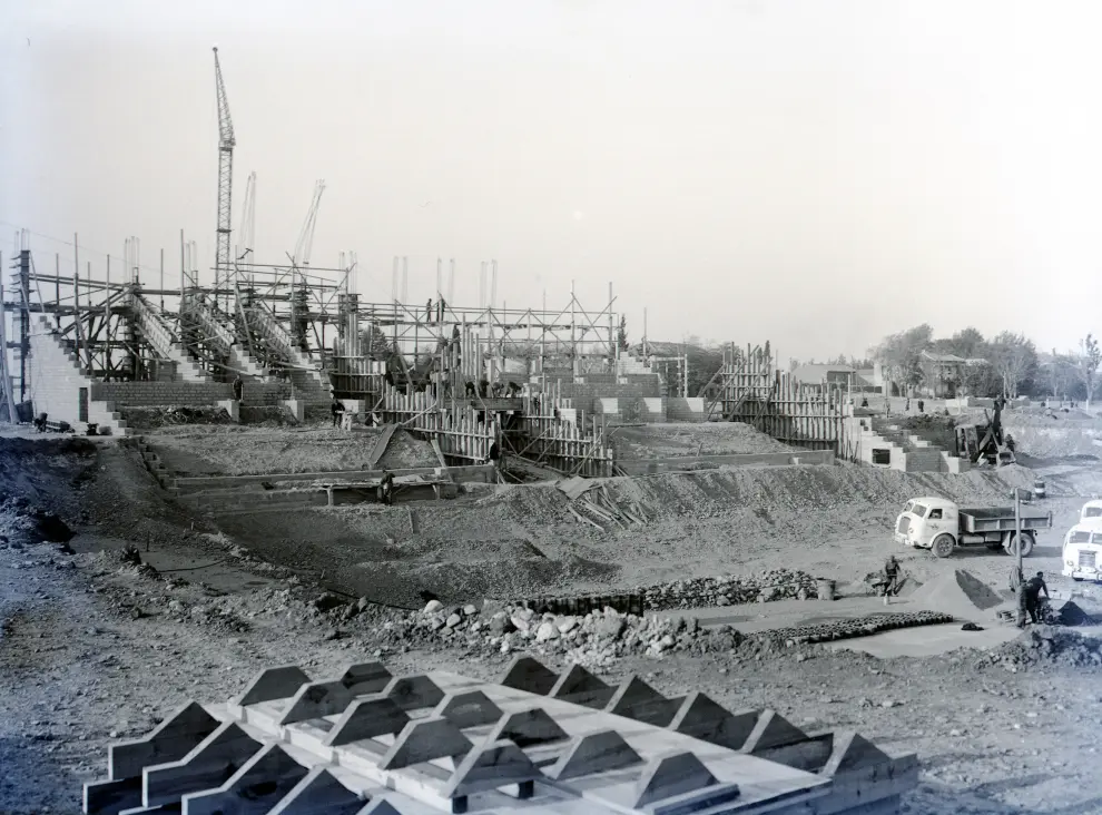 Obras de construcción de La Romareda en 1957