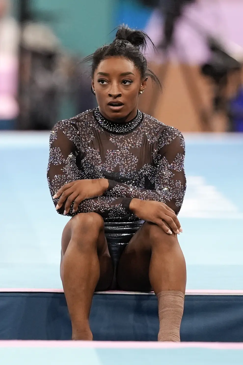 Simone Biles, of United States, sits on the mat after competing on the floor exercise during a women\'s artistic gymnastics qualification round at the 2024 Summer Olympics at Bercy Arena, Sunday, July 28, 2024, in Paris, France. (AP Photo/Abbie Parr) 


Associated Press / LaPresse
Only italy and Spain