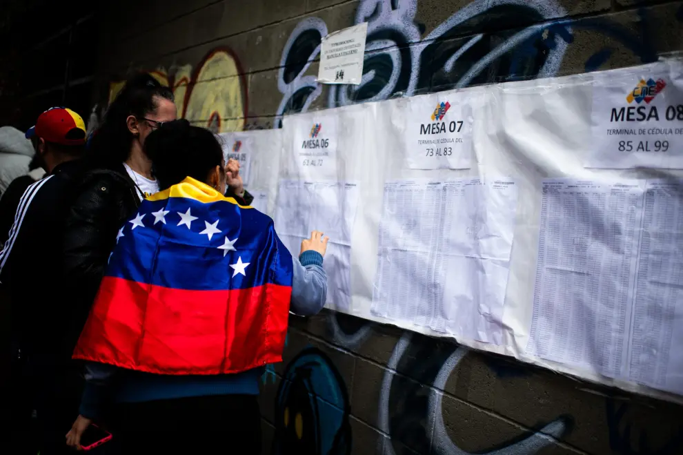 Venezolanos de todos los países viven la noche electoral en las calles