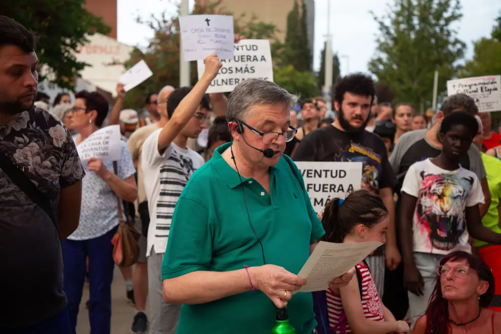 Manifestación en el barrio Oliver de Zaragoza.