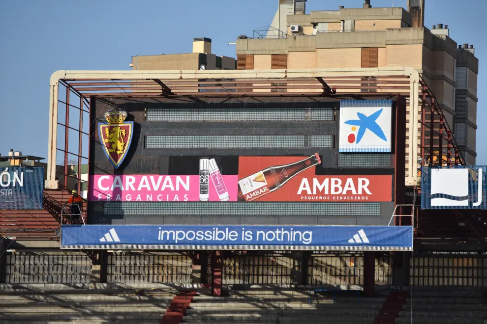 El Real Zaragoza retira el mítico escudo del marcador de La Romareda.