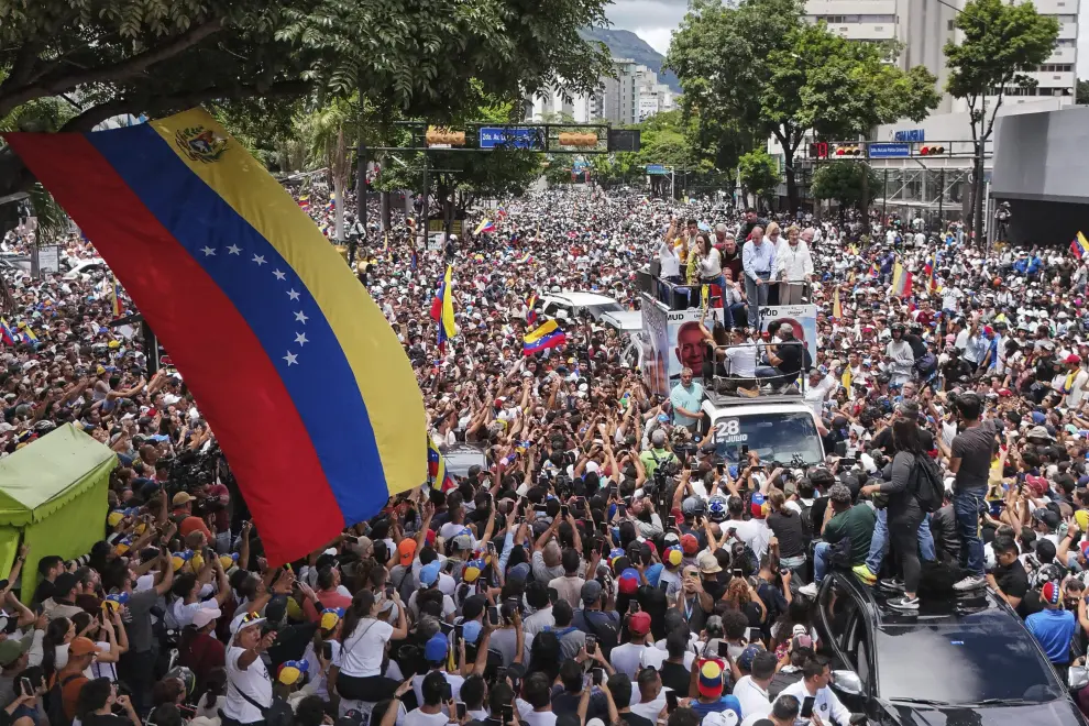 Opposition presidential candidate Edmundo Gonzalez leads a demonstration against the official election results that declared that President Nicolas Maduro won reelection in Caracas, Venezuela, Tuesday, July 30, 2024. (AP Photo/Cristian Hernandez) [[[AP/LAPRESSE]]]