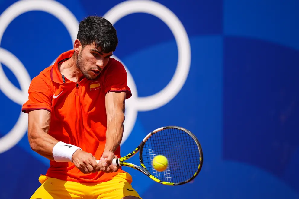 Carlos Alcaraz of Spain in action against Roman Safiullin of Individual Neutral Athlete during Mens Singles Third Round Tennis match on Court Suzanne-Lenglen during the Paris 2024 Olympics Games on July 31, 2024 in Paris, France...AFP7 ..31/07/2024 ONLY FOR USE IN SPAIN [[[EP]]]
