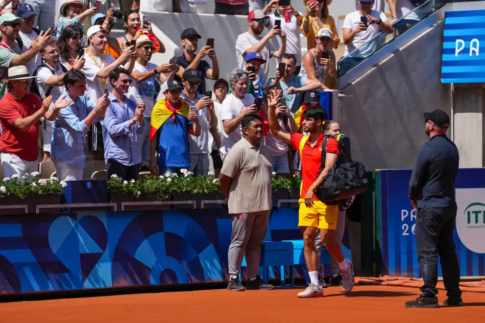 Carlos Alcaraz of Spain gestures against Roman Safiullin of Individual Neutral Athlete during Mens Singles Third Round Tennis match on Court Suzanne-Lenglen during the Paris 2024 Olympics Games on July 31, 2024 in Paris, France...AFP7 ..31/07/2024 ONLY FOR USE IN SPAIN [[[EP]]]