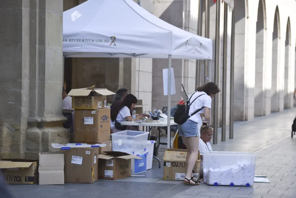 Campaña de socios de las peñas de Huesca para San Lorenzo.