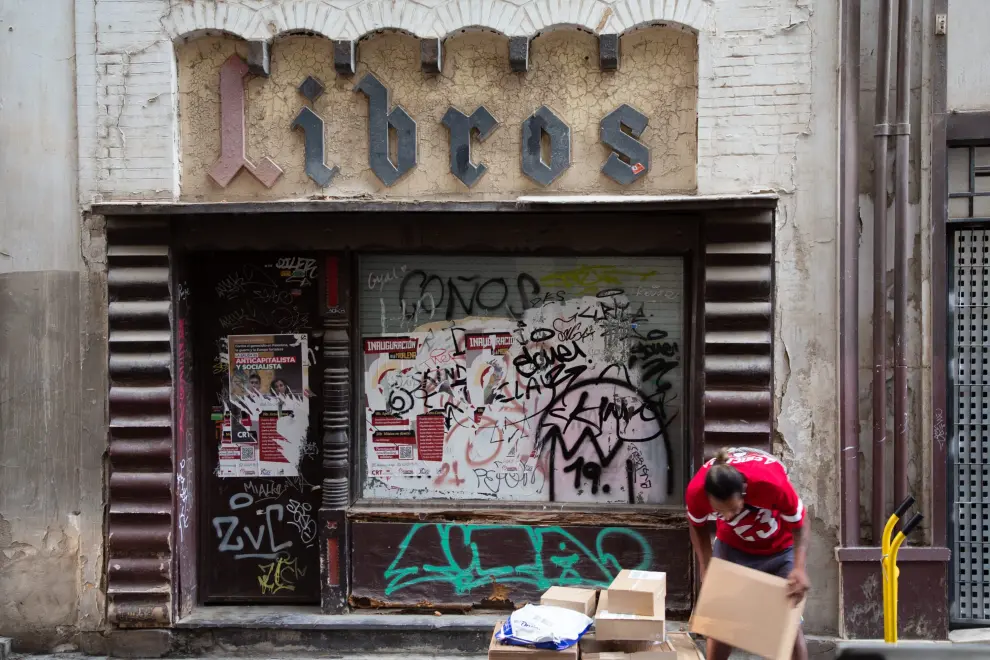 Fachada de Libros, en la calle de Fuenclara de Zaragoza.