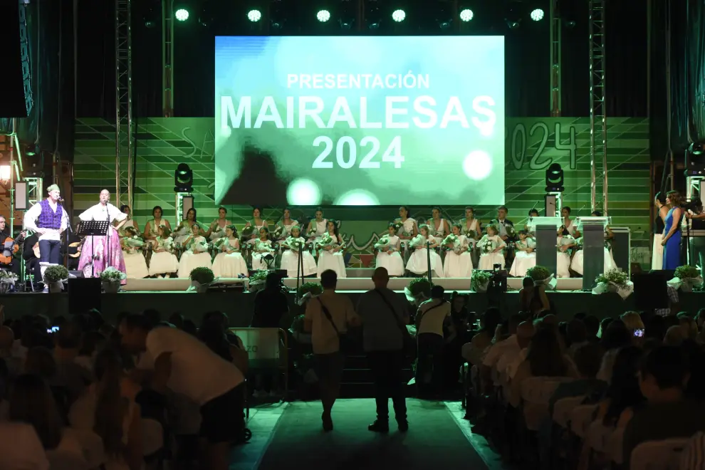 La plaza de López Allué estuvo de nuevo abarrotada para dar la bienvenida a las mairalesas y el mainate de las Fiestas de San Lorenzo 2024 de Huesca.