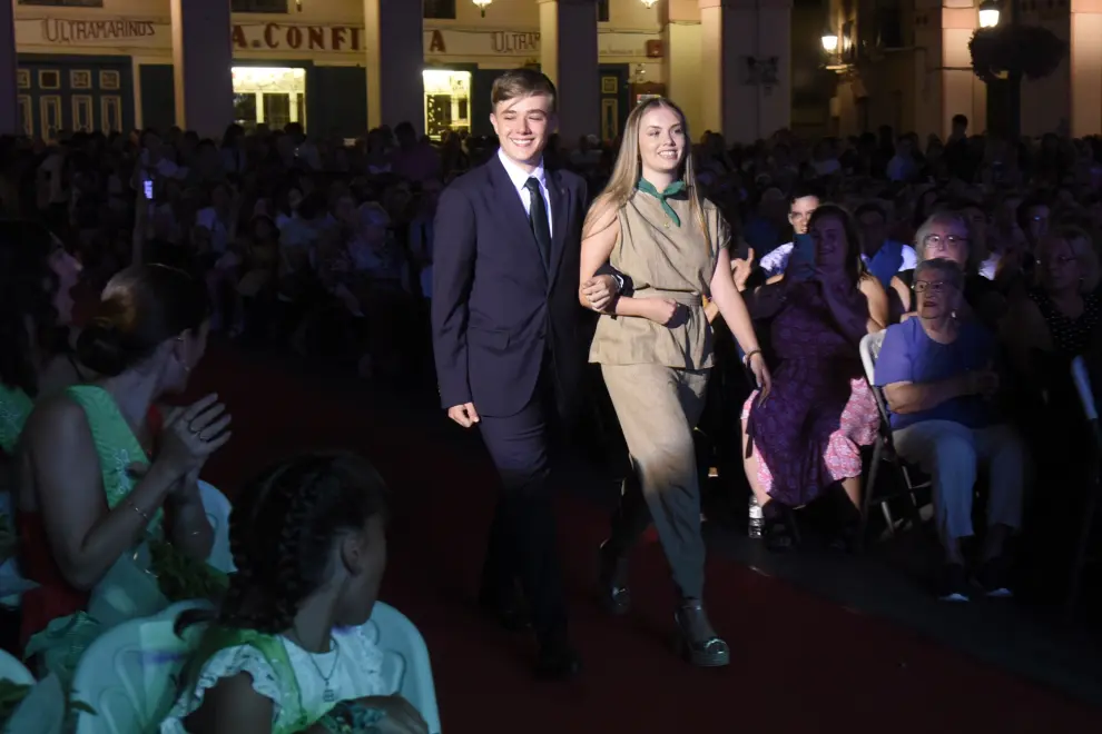 La plaza de López Allué estuvo de nuevo abarrotada para dar la bienvenida a las mairalesas y el mainate de las Fiestas de San Lorenzo 2024 de Huesca.