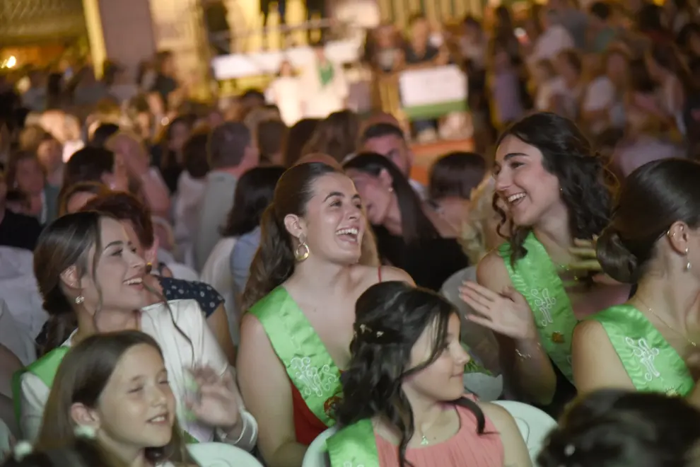 La plaza de López Allué estuvo de nuevo abarrotada para dar la bienvenida a las mairalesas y el mainate de las Fiestas de San Lorenzo 2024 de Huesca.