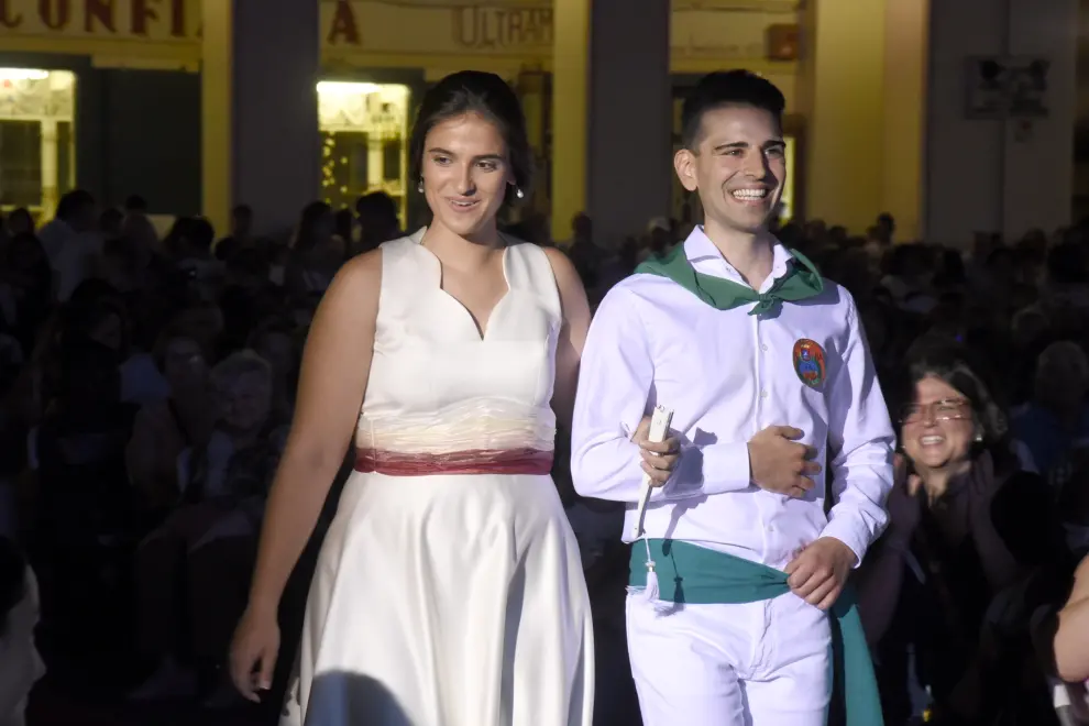 La plaza de López Allué estuvo de nuevo abarrotada para dar la bienvenida a las mairalesas y el mainate de las Fiestas de San Lorenzo 2024 de Huesca.