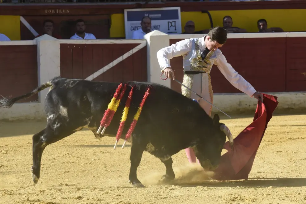 Novillada sin picadores en la plaza de Huesca.