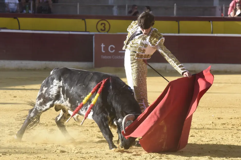 Novillada sin picadores en la plaza de Huesca.