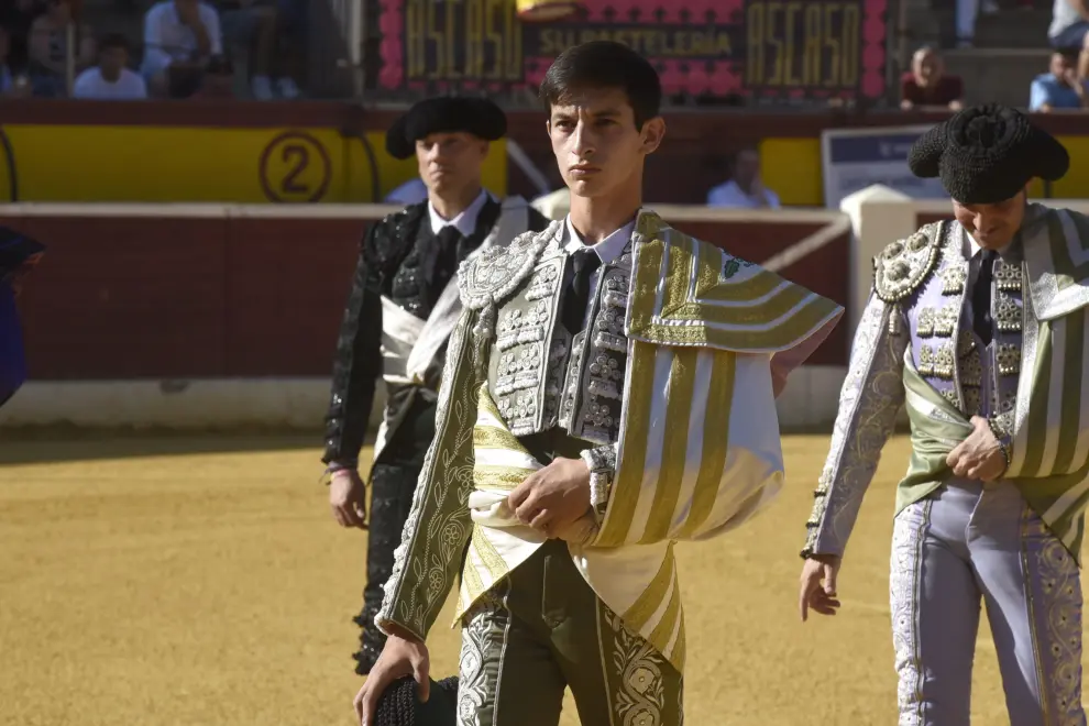 Novillada sin picadores en la plaza de Huesca.